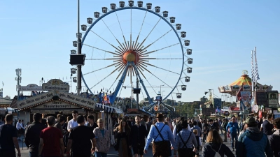 Der Start des Oktoberfests ist sonnig. (Foto: Felix Hörhager/dpa)