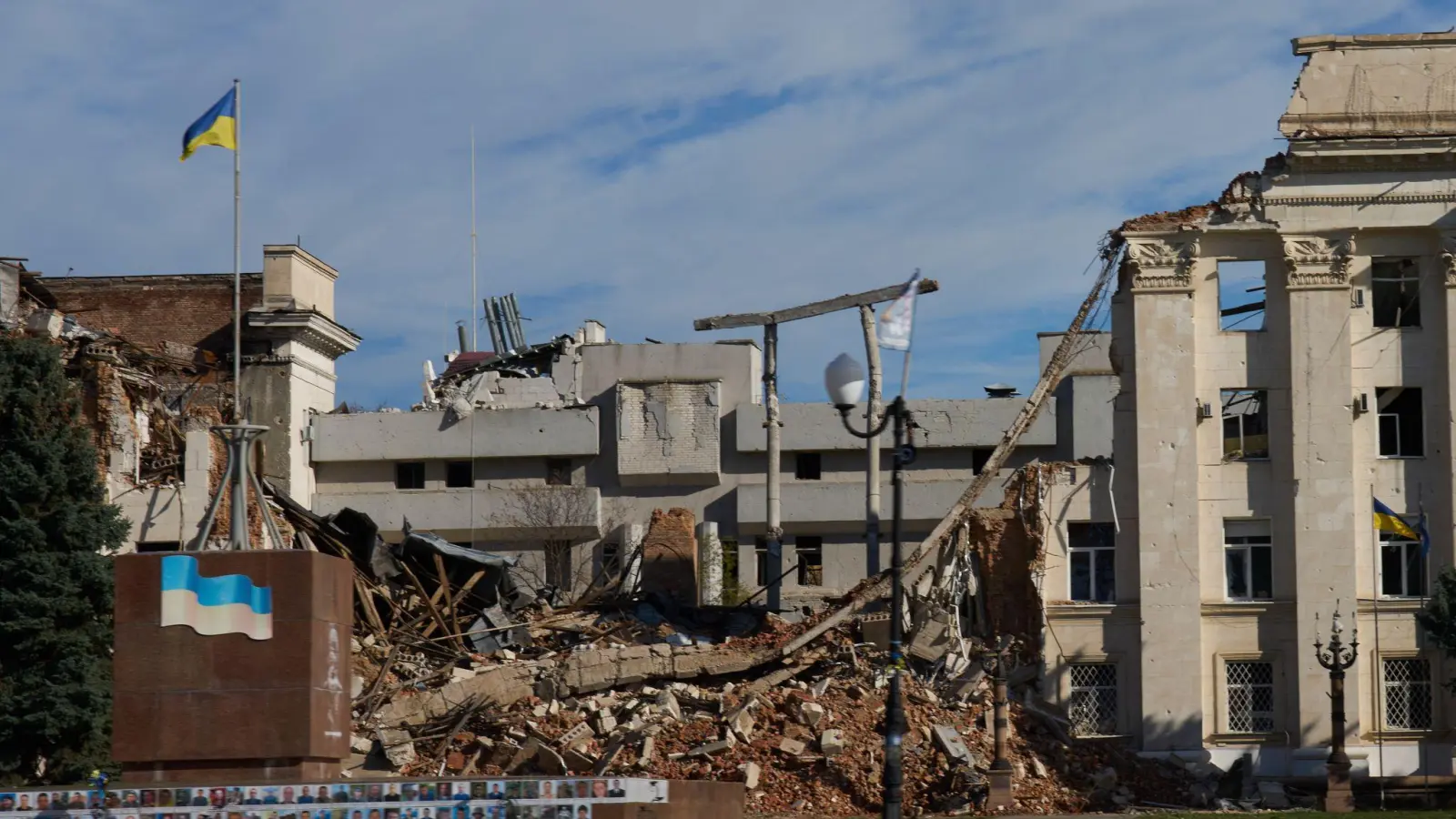 Die russische Armee setzt darauf, das Leben in den Frontgebieten der Ukraine unmöglich zu machen. (Archivbild) (Foto: Efrem Lukatsky/AP/dpa)