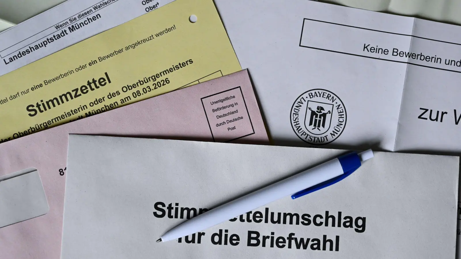 In der Gemeinde Bischberg im Landkreis Bamberg sind kurz vor der Kommunalwahl mit den Briefwahlunterlagen falsche Stimmzettel verschickt worden. (Symbolbild) (Foto: Sven Hoppe/dpa)