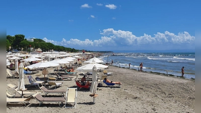 Das Unglück geschah am Strand von Grado in Norditalien. (Archivbild) (Foto: Alexandra Frank/dpa-tmn)