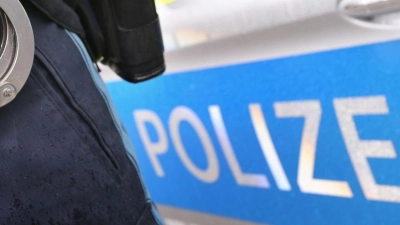 Die Polizei warnt vor dem Auftreten falscher Handwerker und Polizisten. (Symbolbild) (Foto: Karl-Josef Hildenbrand/dpa)