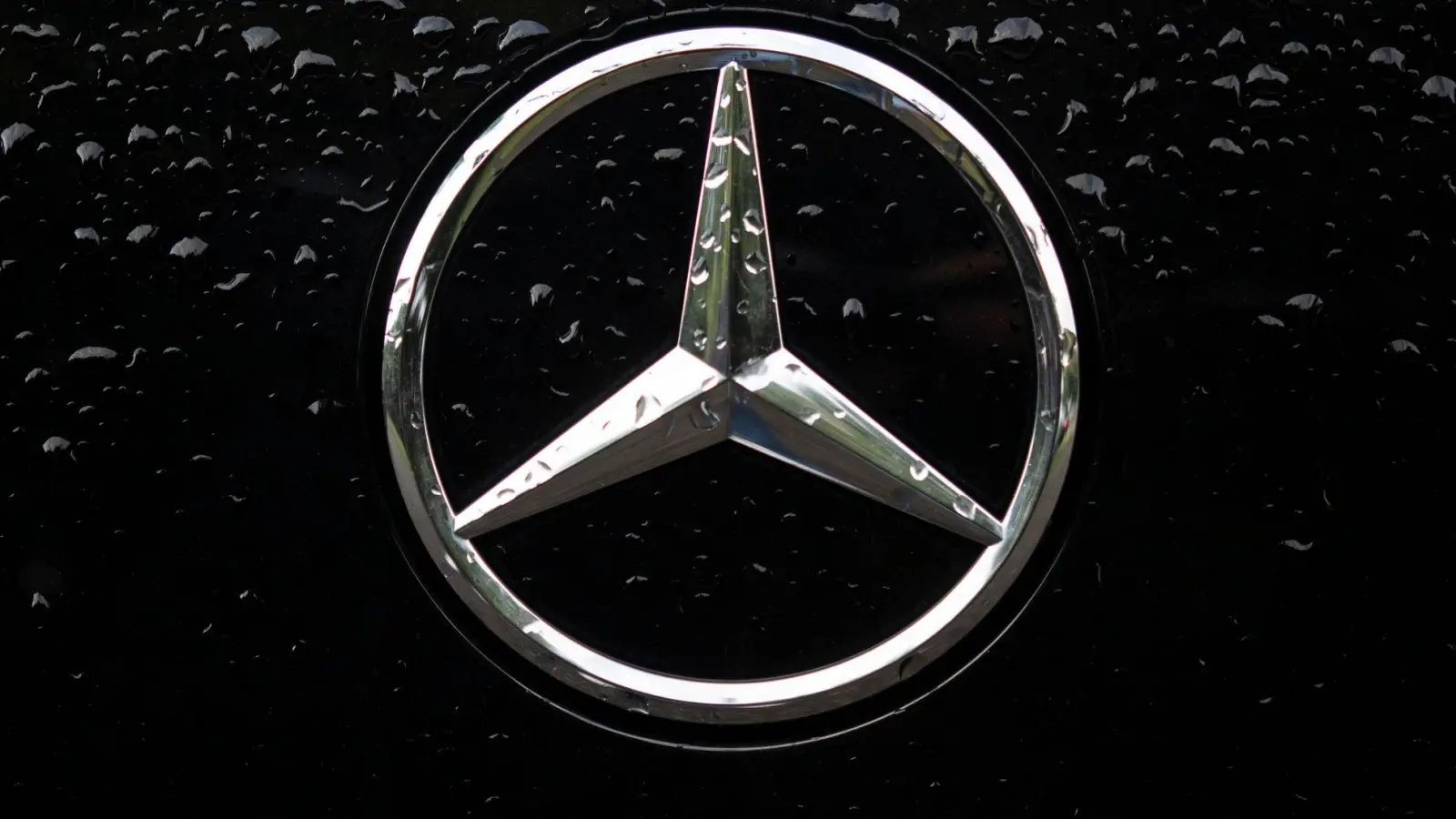 Mercedes-Benz: Kosten sollen runter. (Archivbild) (Foto: Marijan Murat/dpa)