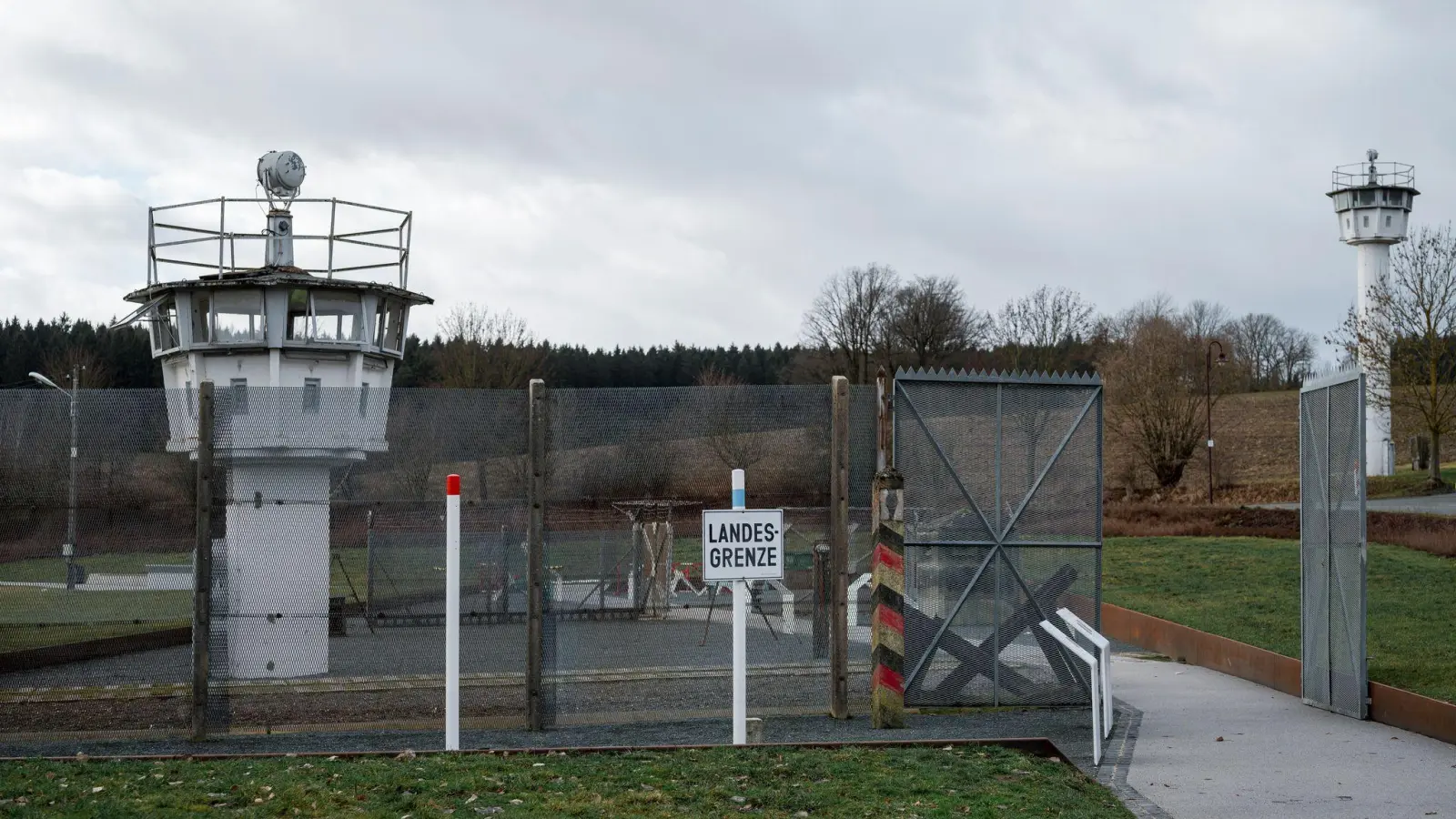 Das kleine Dorf an der bayerisch-thüringischen Grenze war im Kalten Krieg jahrzehntelang geteilt und erlangte als „Little Berlin“ internationale Berühmtheit. (Archivbild) (Foto: Daniel Vogl/dpa)