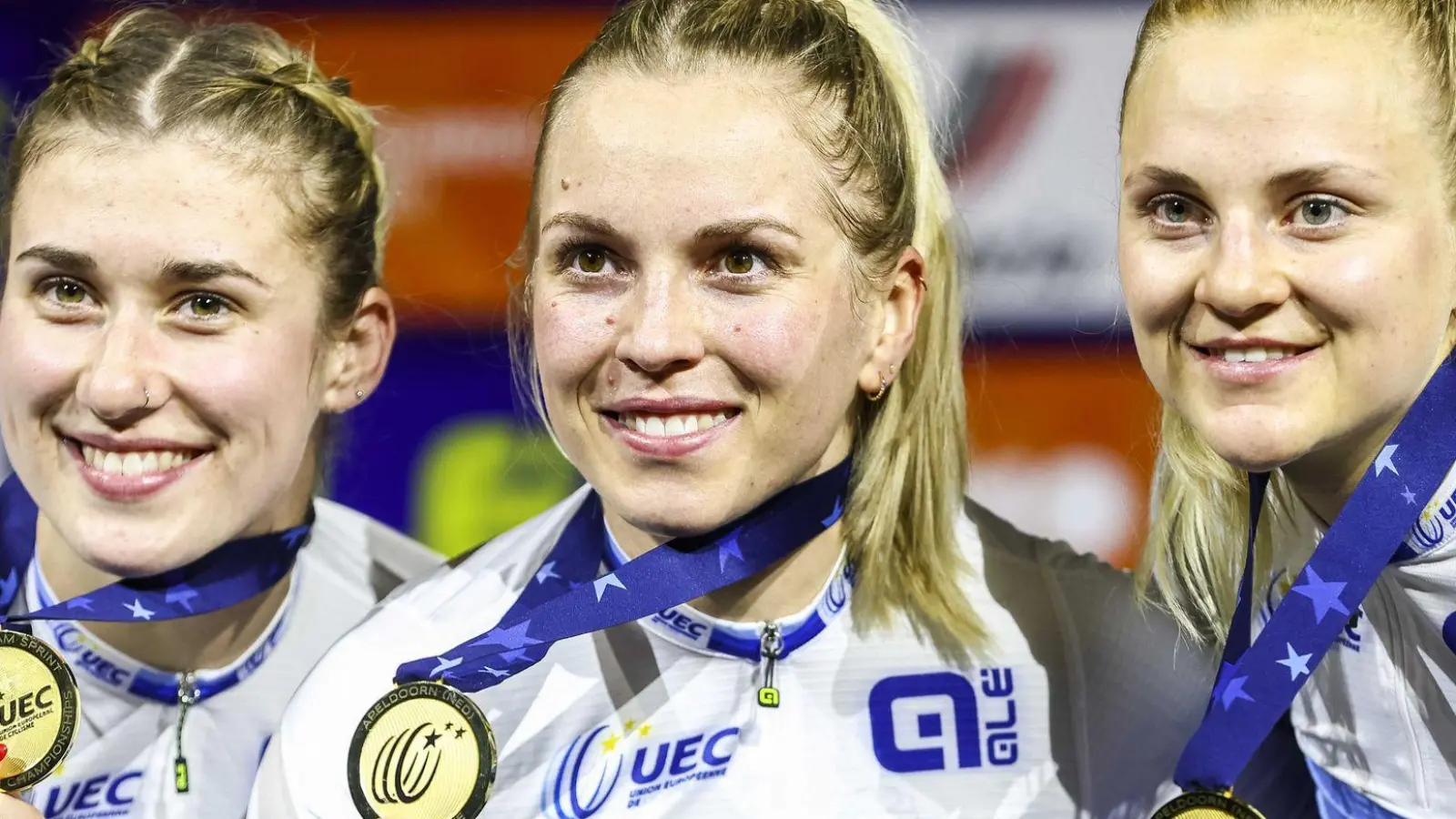 Holten zum EM-Auftakt in Apeldoorn Gold: Pauline Grabosch (l-r), Emma Hinze und Lea-Sophie Friedrich. (Foto: Vincent Jannink/ANP/dpa)