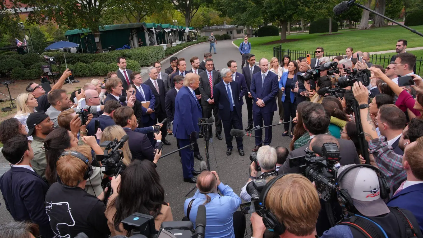US-Präsident Trump zeigt Verständnis für Nordkoreas Atomwaffen. (Foto: Jacquelyn Martin/AP/dpa)