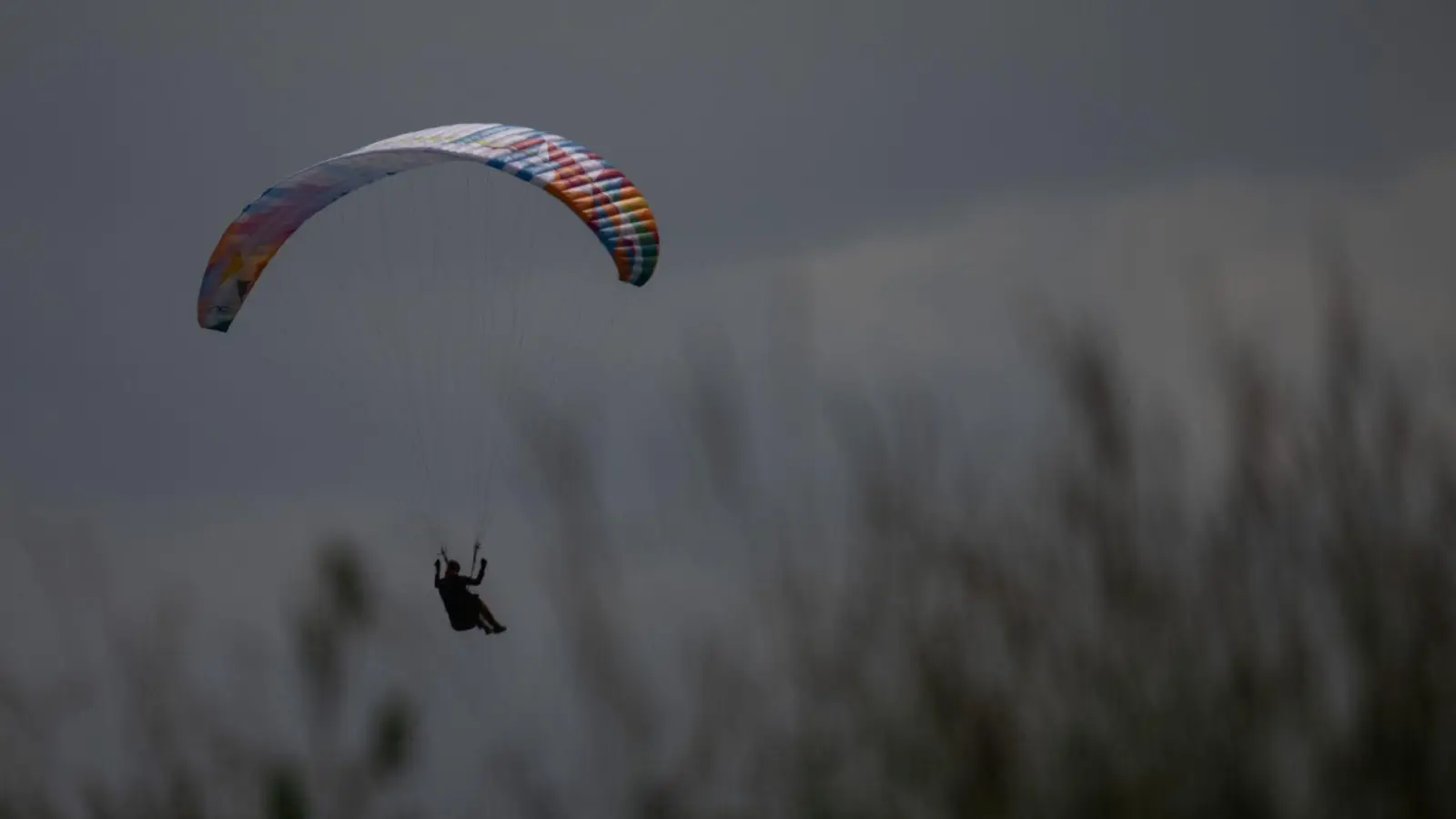 Mehrere Piloten sind bei den Unfällen verletzt worden. (Symbolbild) (Foto: Sebastian Gollnow/dpa)