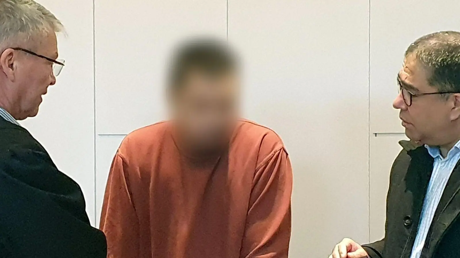 Der Mann gestand die Tötung seiner Vorgesetzten in Krefeld.  (Foto: Martin Höke/dpa)