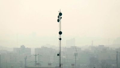 Irans Präsident Peseschkian bezeichnet die Verlegung der Hauptstadt Teheran als „strategische Notwendigkeit“ und fordert eine rasche Verlegung. (Archivbild) (Foto: Vahid Salemi/AP/dpa)