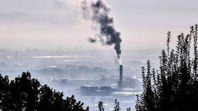 Fast 240.000 Todesfälle in der EU lassen sich auf Feinstaub zurückführen. (Illustration) (Foto: Philippe Desmazes/AFP/dpa)