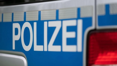 Die Polizei fuhr sofort in die Wohnung und fand den 59-Jährigen tot auf. (Symbolbild) (Foto: Marijan Murat/dpa)