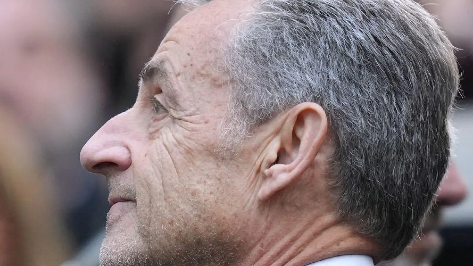 Frankreichs inhaftierter Ex-Präsident Sarkozy kann das Gefängnis unter Auflagen verlassen (Archivbild). (Foto: Thibault Camus/AP/dpa)