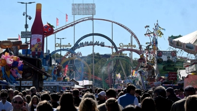 Dank fast immer guten Wetters ist die Wiesn dieses Jahr ausgesprochen gut besucht. (Archivbild) (Foto: Felix Hörhager/dpa)