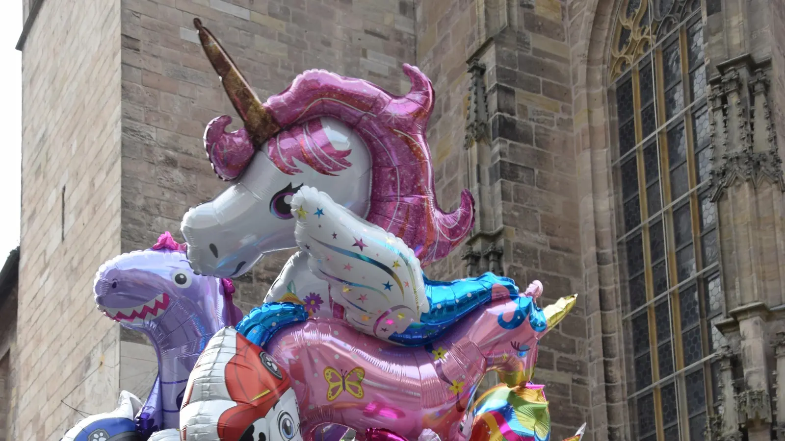 Bunte Luftballons lassen die Herzen der kleinen Besucher höher schlagen. (Foto: Florian Schwab)