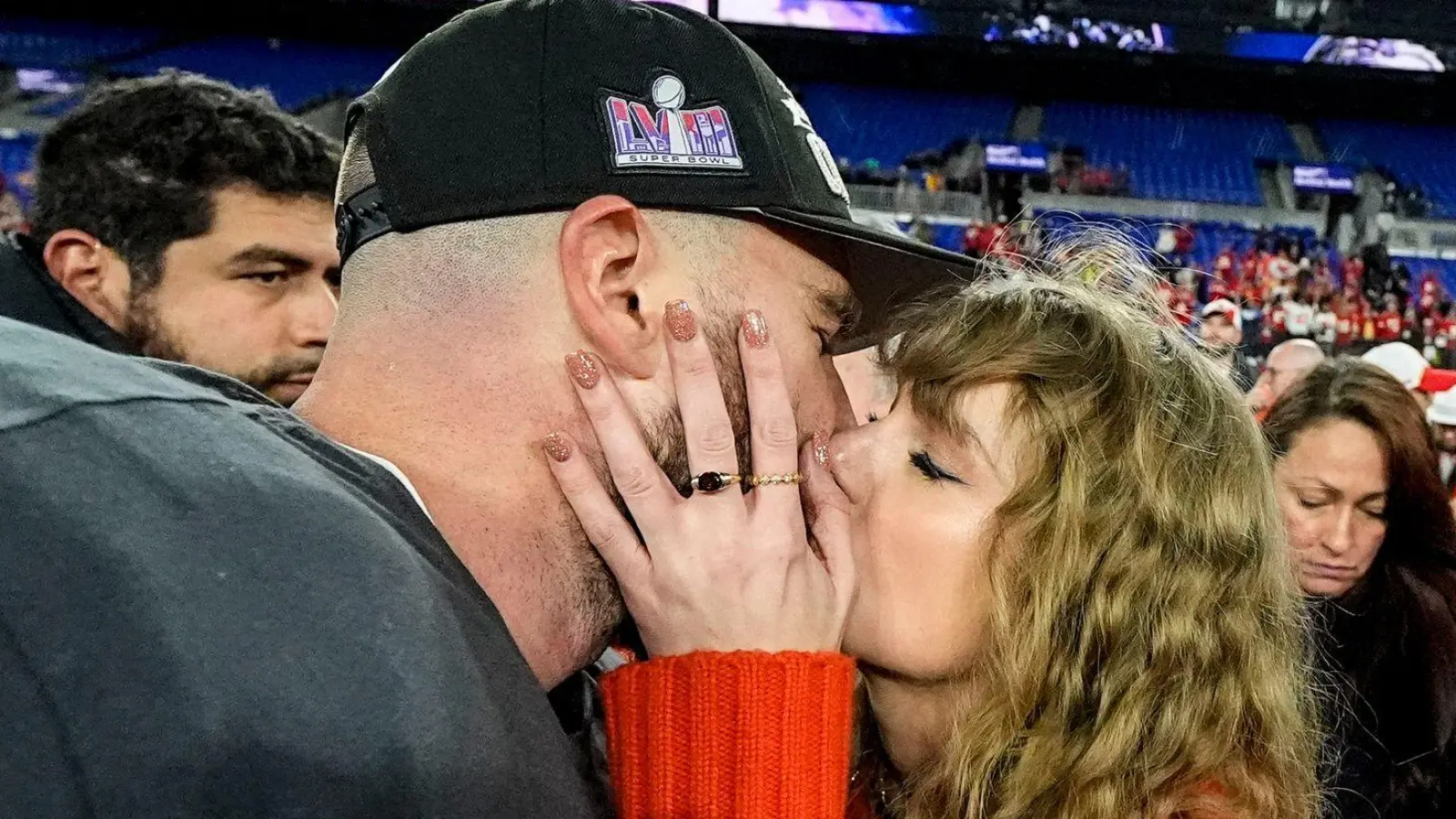 Travis Kelce unter Druck - Taylor Swift hat vorgelegt. (Foto: Julio Cortez/AP/dpa)