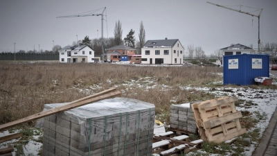 Ein weiterer Abschnitt kann bebaut werden: Diese Brachfläche im Neubaugebiet Kienberg II möchte die Stadt als nächstes vermarkten. (Foto: Wolfgang Grebenhof)