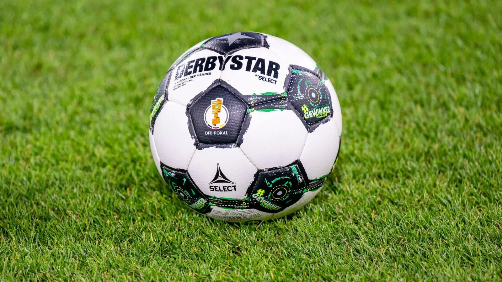 Der DFB hat den Rahmenterminkalender für die kommende Saison veröffentlicht. (Archivbild) (Foto: David Inderlied/dpa)