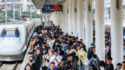 Reisewelle zum Frühlingsfest: Fahrgäste in der ostchinesischen Provinz Jiangxi. (Foto: Liu Mu/XinHua/dpa)