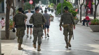 In den sozialen Netzwerken kursierten Aufrufe zu einem neuen Ansturm auf die Exklave. (Foto: Sven Kaeuler/dpa)