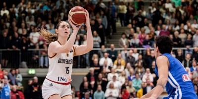 Luisa Geiselsöder (hier im Länderspiel gegen Griechenland) lässt die deutsche Nationalmannschaft nicht im Stich. (Foto: DBB/Demirel)