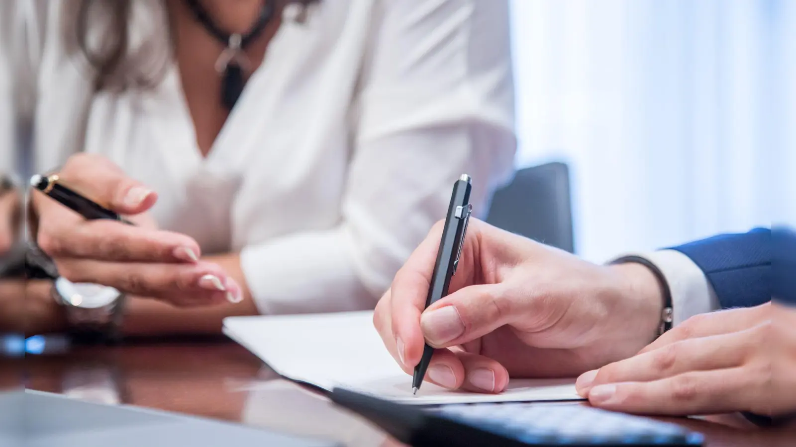 Von der Versicherung im Stich gelassen? Welche fünf Schritte Betroffene jetzt kennen sollten. (Foto: Christin Klose/dpa-tmn)