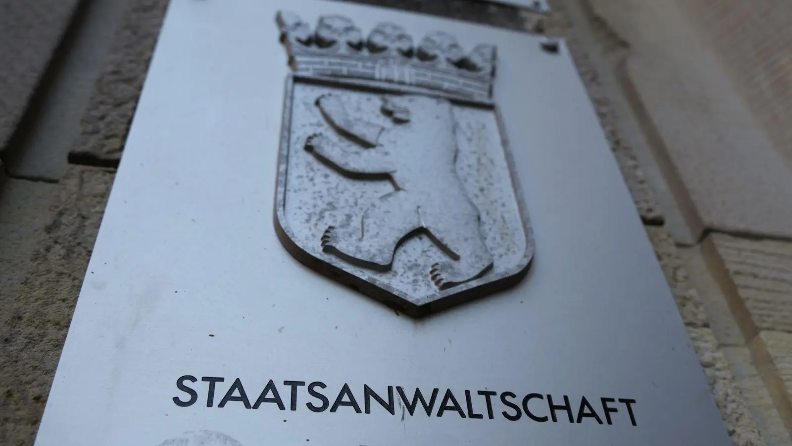 Die Staatsanwaltschaft Berlin hat zwei Männer festgenommen, die überschuldete Firmen abgewickelt haben sollen.  (Symbolbild) (Foto: Soeren Stache/dpa)