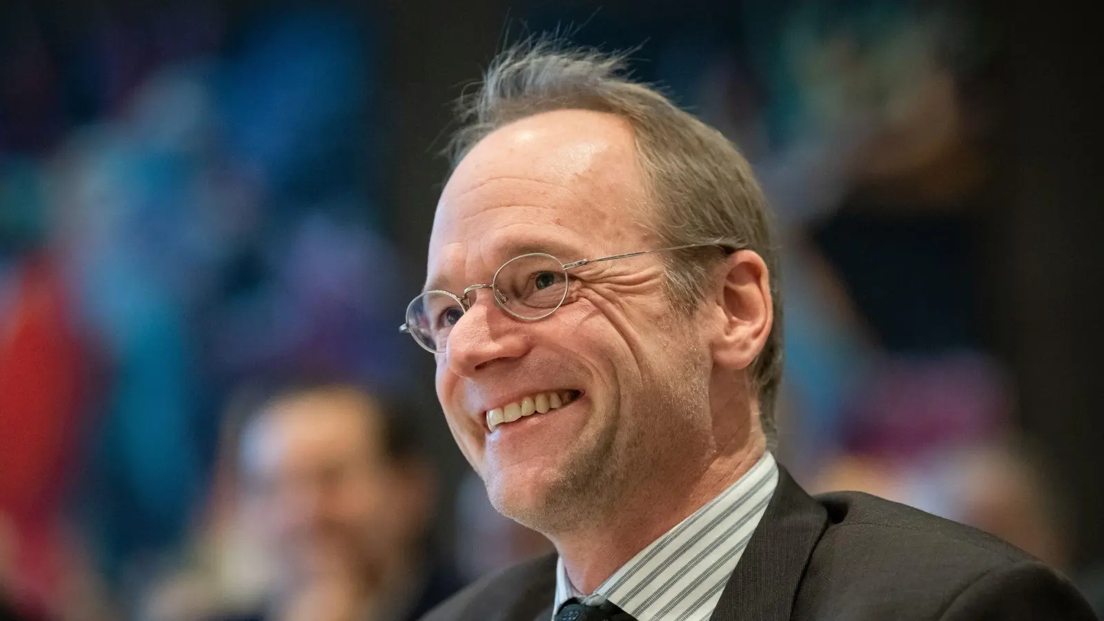 Bildungsforscher Klaus Zierer warnt vor dem zu häufigen Einsatz von Studierenden als Vertretungslehrkraft. (Archivbild) (Foto: Sina Schuldt/dpa)