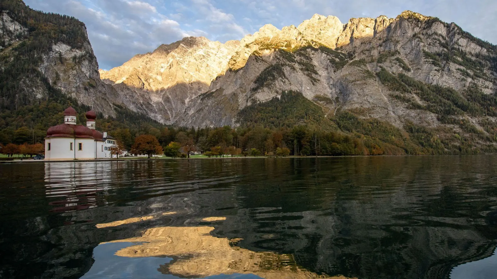 Königssee vor dem Watzmann. (Archivbild) (Foto: Lino Mirgeler/dpa)