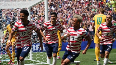 Ein Eigentor ließ das US-Team früh jubeln. (Foto: Ted S. Warren/AP/dpa)