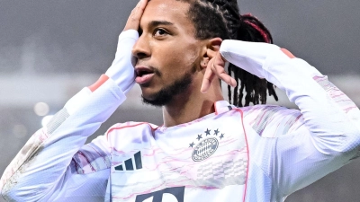 Einer der Stars in Bayerns gewaltiger Offensive: Michael Olise. (Foto: Harry Langer/dpa)