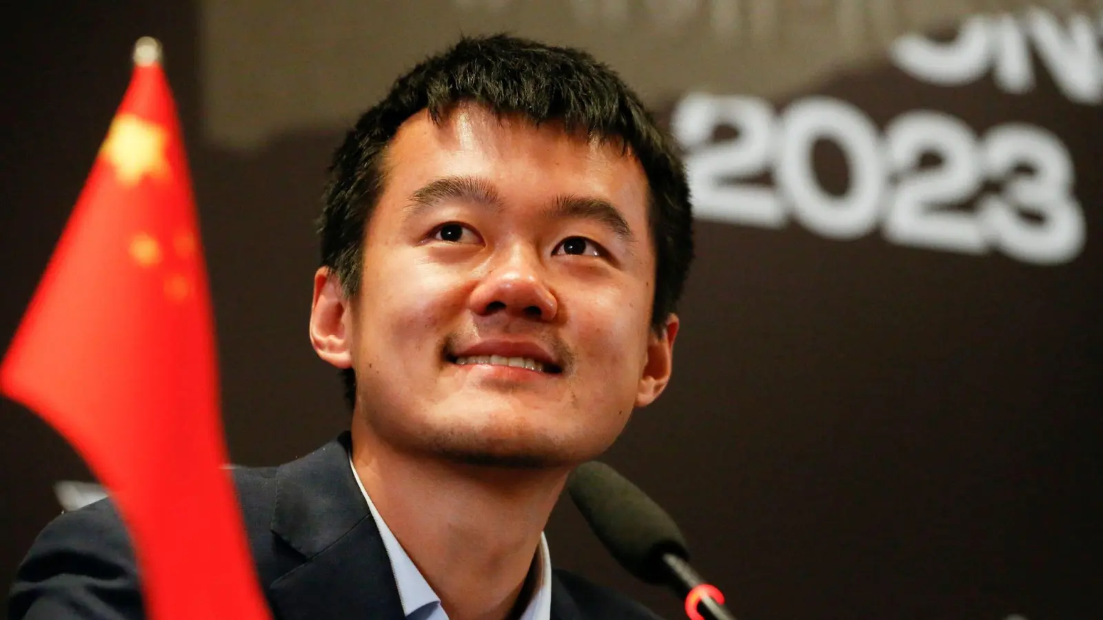 Ding Liren wurde der erste Schach-Weltmeister aus China. (Foto: Stanislav Filippov/AP/dpa)