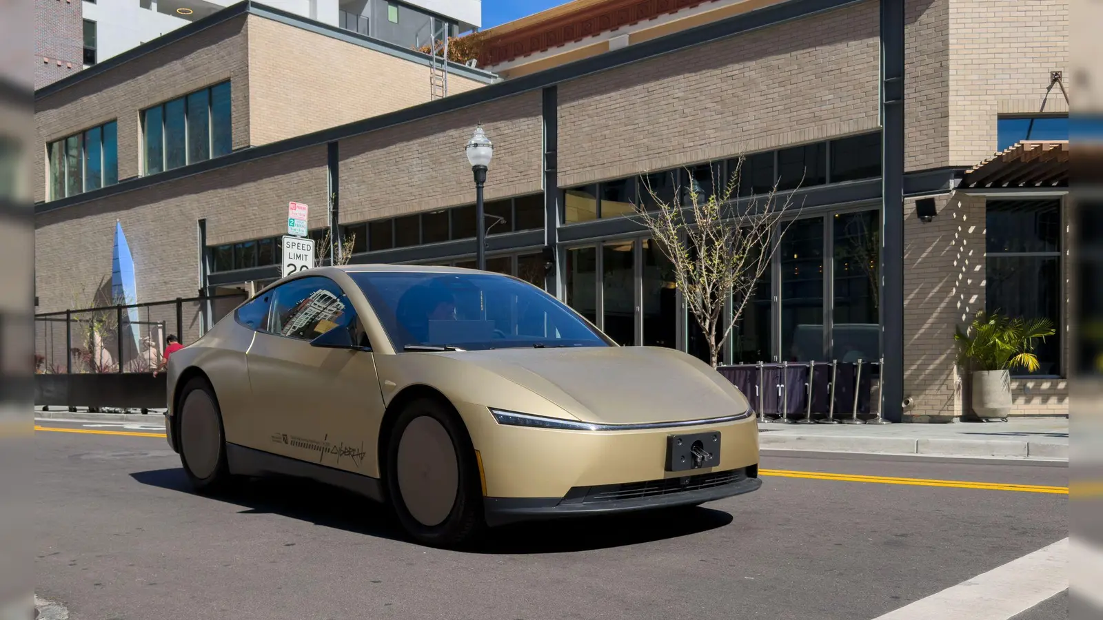 So sieht für Elon Musk die Zukunft von Tesla aus. (Archivbild) (Foto: Andrej Sokolow/dpa)