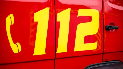 330 Einsatzkräfte sind im Einsatz - unter anderem von Feuerwehr, THW und Bergwacht. (Symbolbild) (Foto: Daniel Vogl/dpa)