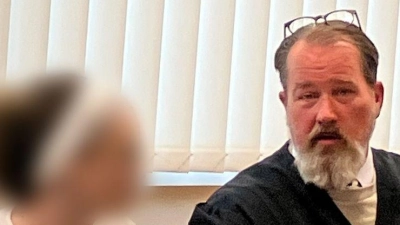 Die 26-Jährige soll ihre Tochter mit der Injektion von Keimen krank gemacht und gehalten haben. (Foto: Anika von Greve-Dierfeld/dpa)