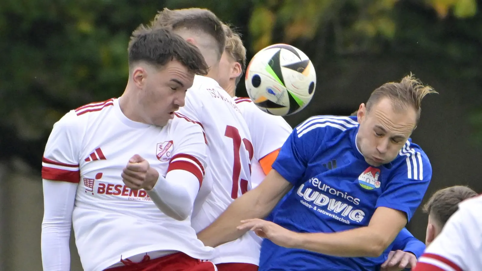 Moritz Herboldsheimer (links, hier in der Vorsaison) erzielte das erste Ligator für den TSC Neuendettelsau. (Foto: Martin Rügner)