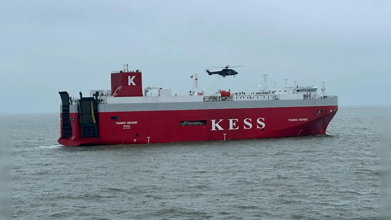 Der Frachter wurde zurück in den Emder Hafen geschleppt. (Foto: --/Havariekommando/dpa)