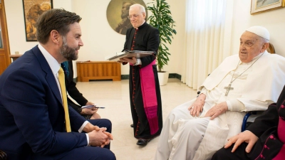 US-Vizepräsident Vance traf sich am Ostersonntag mit Papst Franziskus (Foto: Vatican Media/Vatican Media/AP/dpa)