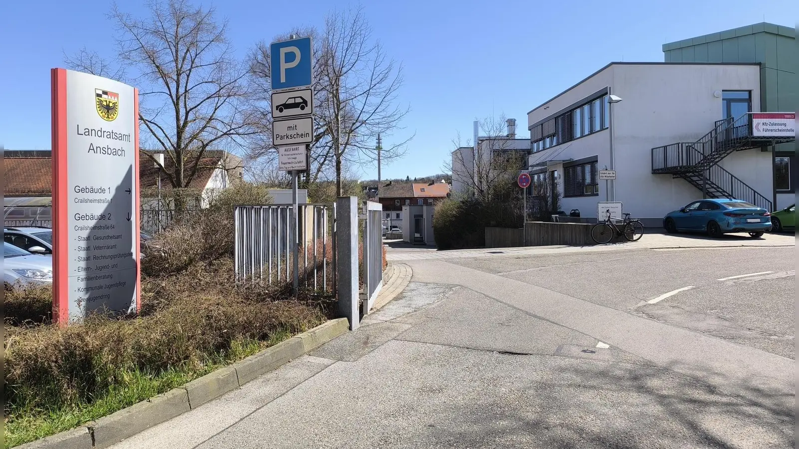 Im Ansbacher Landratsamt hält der Kreistag seine meisten Sitzungen ab. Jetzt steht fest, wer gewählt ist.  (Foto: Thomas Schaller)