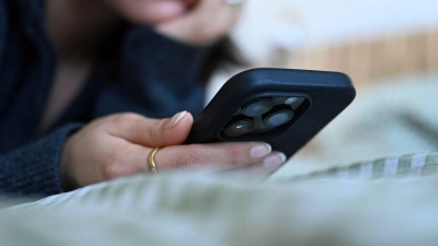 Eine App auf Rezept: Digitale Gesundheitsanwendungen können bei verschiedenen psychischen Krankheiten unterstützend eingesetzt werden. (Foto: Elisa Schu/dpa/dpa-tmn)