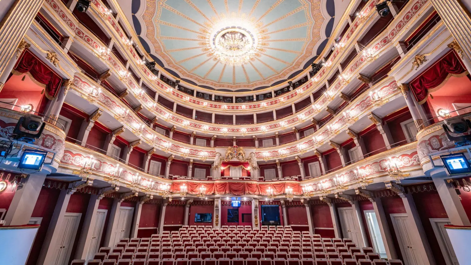 Das Theater Regensburg darf sich ab sofort Staatstheater nennen. (Archivbild) (Foto: Armin Weigel/dpa)