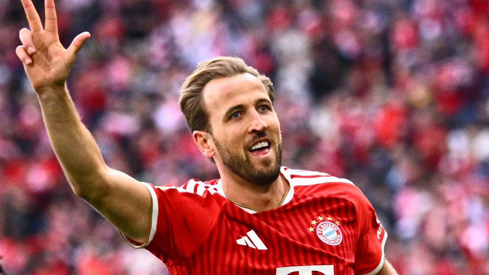 Drei Tore am letzten Spieltag: Bayern-Stürmer Harry Kane beendet auch seine dritte Bundesliga-Saison als Torschützenkönig.  (Foto: Tom Weller/dpa)