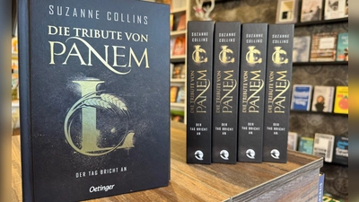 Das lange Warten hat ein Ende: der fünfte Teil der Jugendbuch-Reihe „Die Tribute von Panem“ ist weltweit erschienen.  (Foto: Christiane Bosch/dpa)