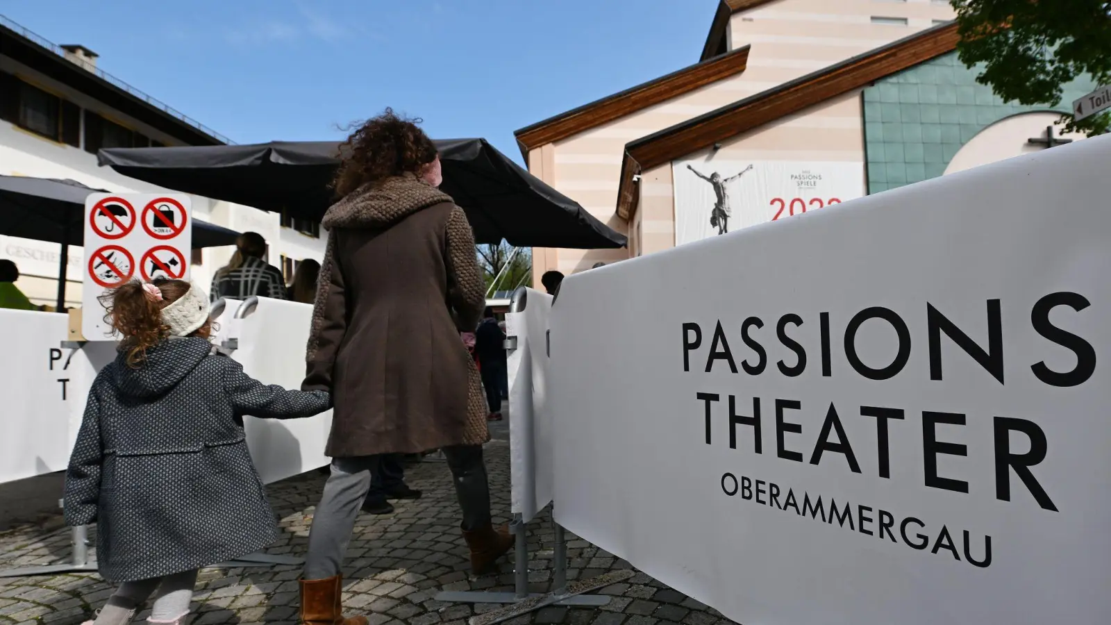 Im Passionstheater in Oberammergau startet die Staatsoper in die Saison (Illustration) (Foto: Angelika Warmuth/dpa)