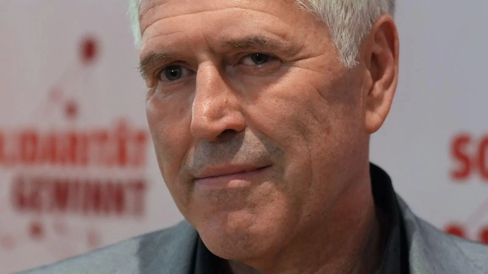 IG Metall-Bezirksleiter Horst Ott will sein Amt zum Jahreswechsel an den erst 36 Jahre alten Nachfolger Rio Irmischer übergeben. (Archiv) (Foto: Marcus Brandt/dpa)