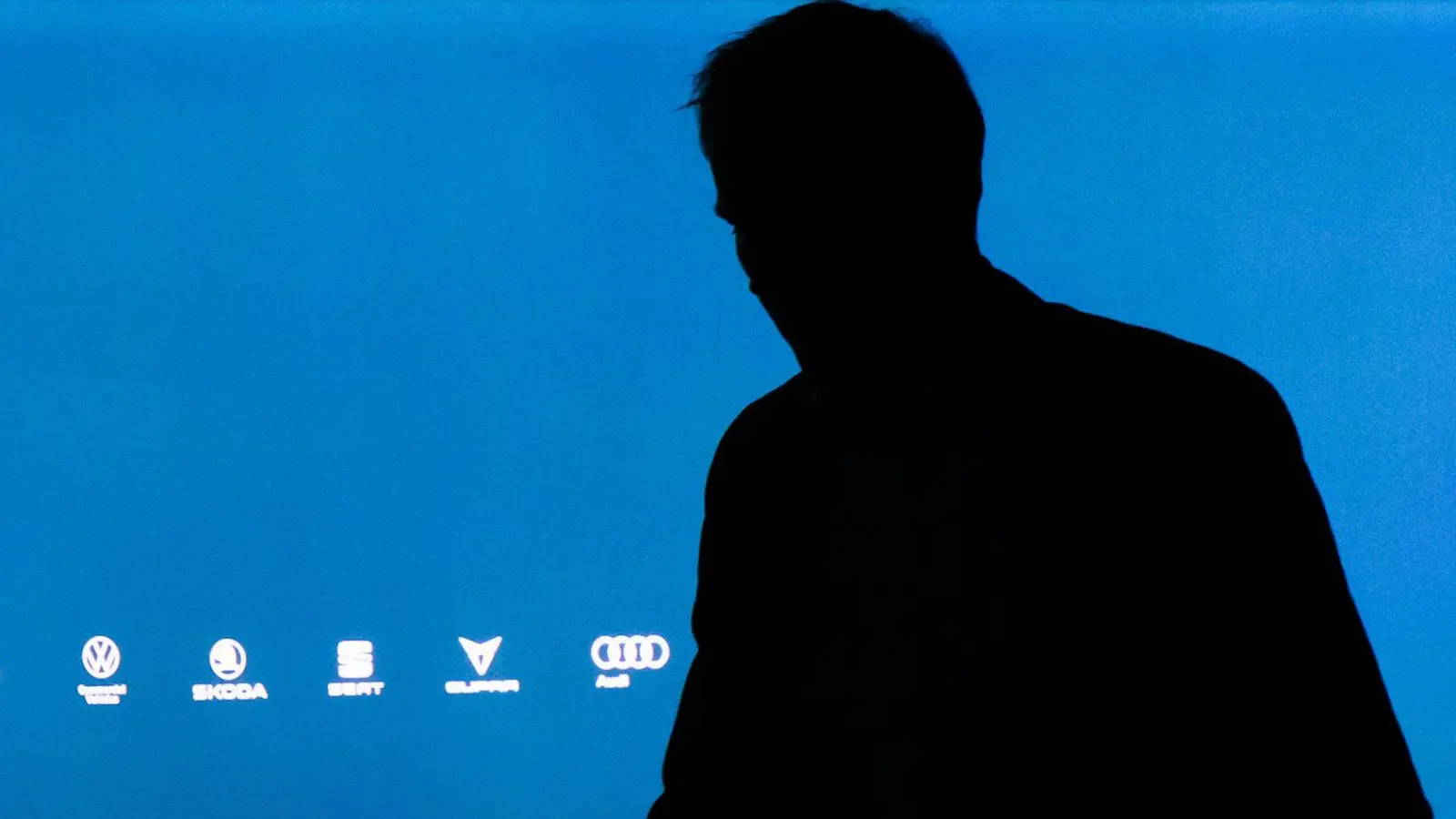 Oliver Blume gibt seinen Chefposten bei Porsche ab. (Archivbild) (Foto: Julian Stratenschulte/dpa)