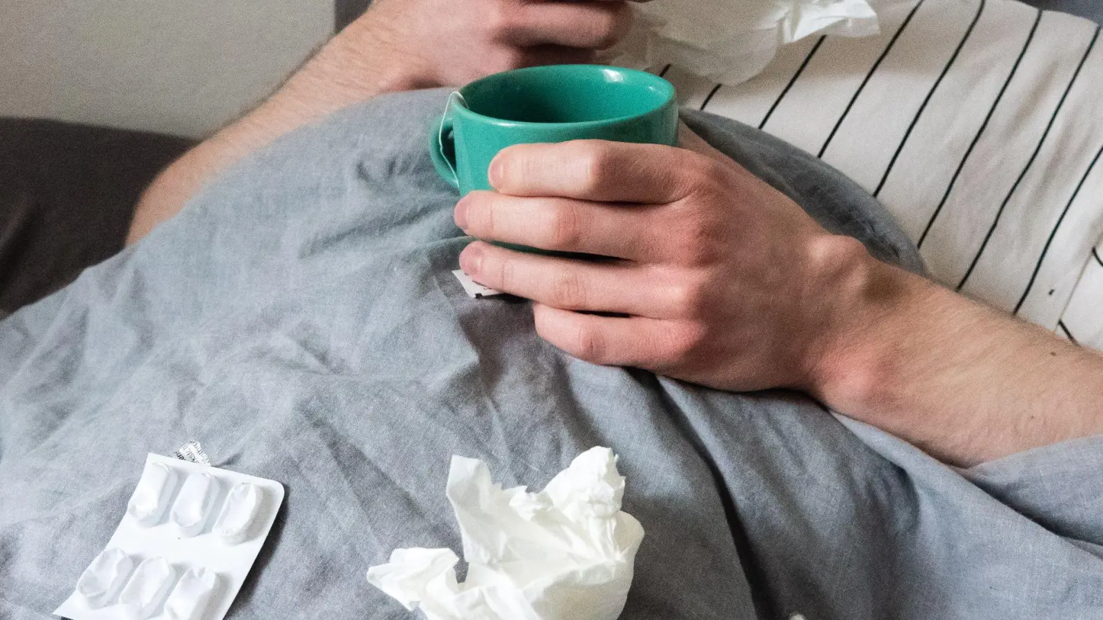 Bayerische Arbeitnehmer sind seltener krankgeschrieben als der deutsche Durchschnitt. (Symbolbild) (Foto: Philip Dulian/dpa)