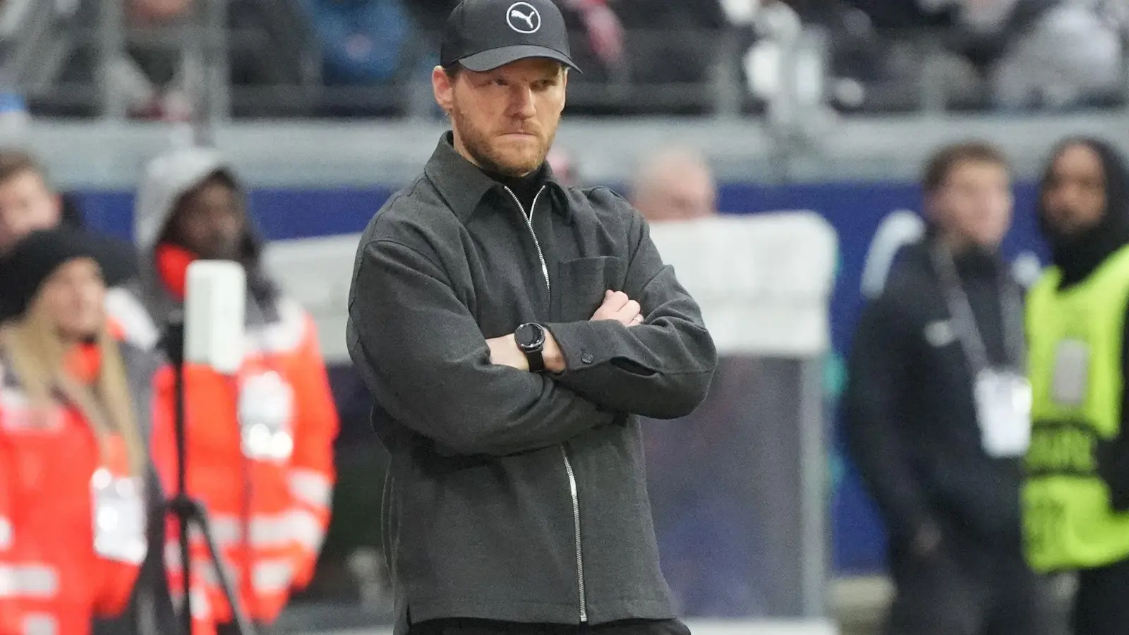 Seit dem 11. Januar hat seine Mannschaft kein Spiel mehr gewonnen: Gladbach-Trainer Eugen Polanski (Archivbild).  (Foto: Marc Schüler/dpa)