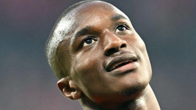 Moussa Diaby steht kurz vor einem Wechsel zu seinem alten Club Bayer Leverkusen. (Archivbild)  (Foto: Federico Gambarini/dpa)