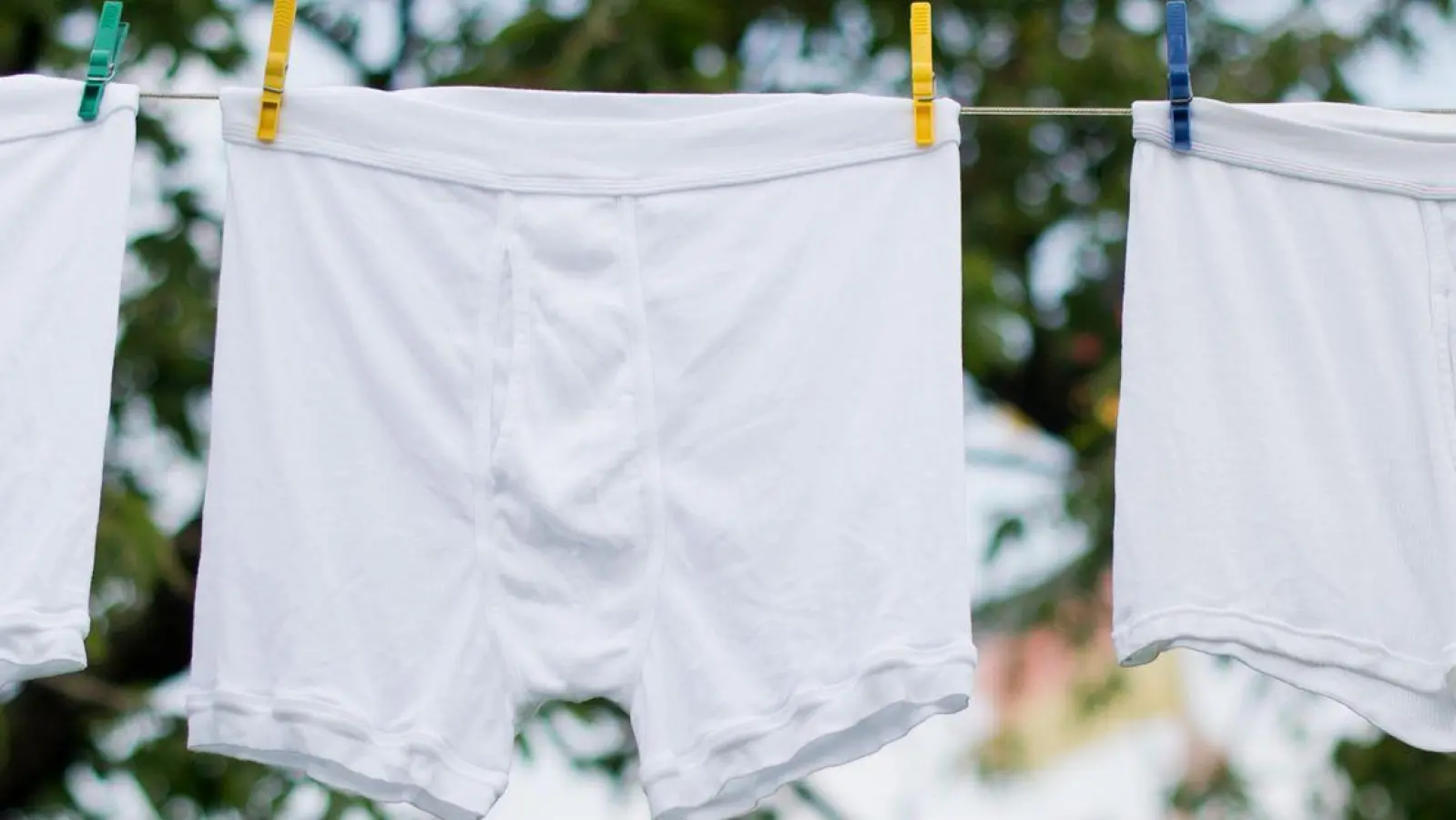 Feinripp gilt als Chiffre für Qualität - aber auch als Sinnbild der Spießigkeit. (Archivbild)  (Foto: picture alliance / dpa)