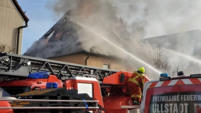 Brand eines Wohnhauses im Zentrum von Ullstadt. (Foto: Ulli Ganter)