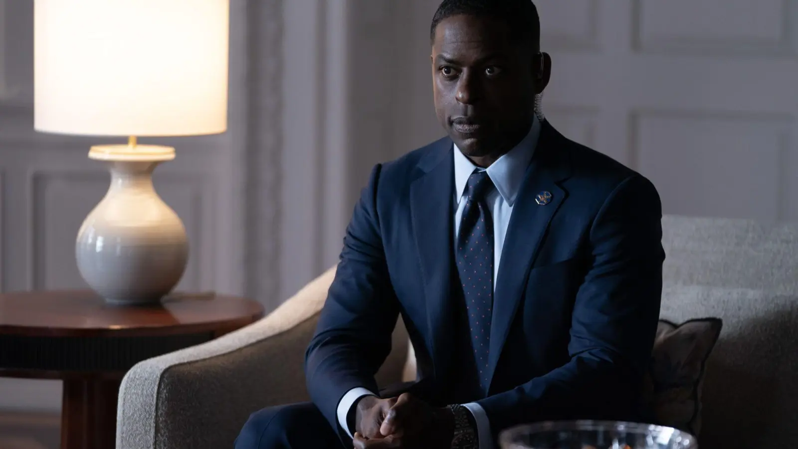 Sterling K. Brown als Agent des Secret Service in der neuen Thriller-Serie „Paradise“ bei Disney+. (Foto: Disney+/dpa)